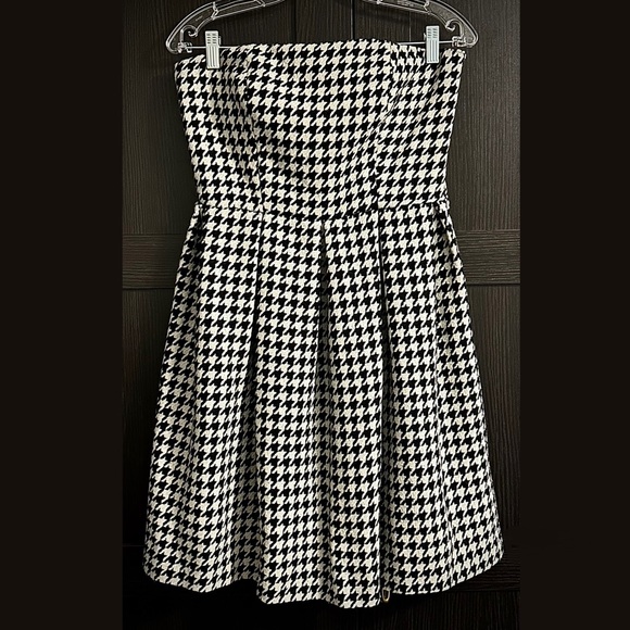 EUC Delia*s Houndstooth Strapless Dress - 9/10 - Picture 3 of 14
